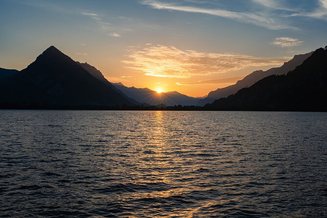 Phototour Private Photoshoot in Interlaken & Lake Brienz and Thun - Photos and Digital Delivery in High Resolution