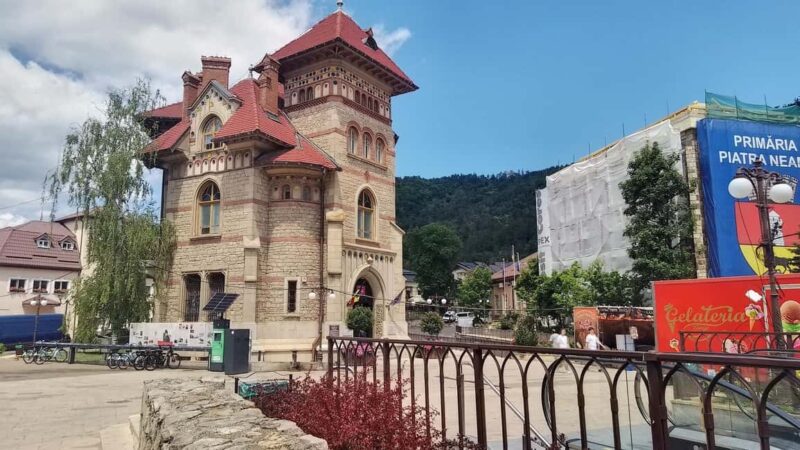 Piatra Neam: Guided tours of the Moldavian Pearl of Romania - Scenic Stops at Batca Doamnei Lake and the History Museum