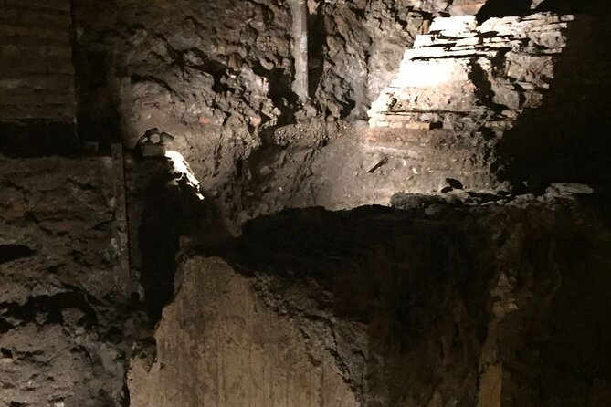 Piazza Navona Underground: Stadium of Domitian EXCLUSIVE TOUR - LIMITED ENTRANCE - Logistics: Easy Access and Group Size
