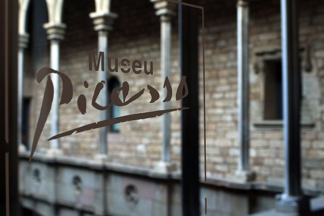 Picasso Museum Guided Tour in Barcelona - Inside the Picasso Museum: The Art and Its Settings