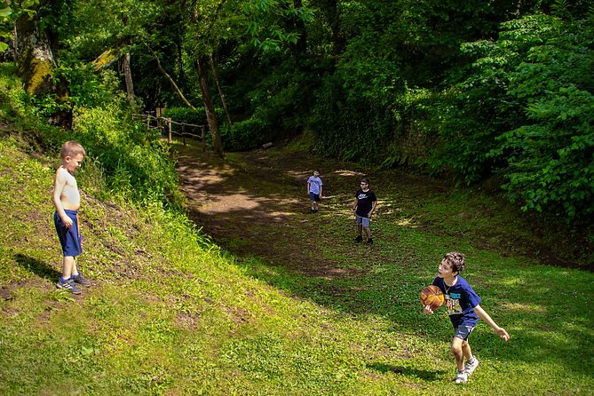Picnic Area with Barbecue Equipment in Capranica (VT) - Facilities and Amenities for a Stress-Free Day