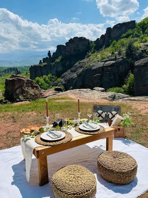 Picnic with a View: Belogradchik's Breathtaking Romance - What to Bring for Your Picnic Experience