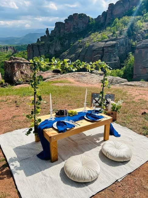 Picnic with a View: Belogradchik's Breathtaking Romance - Accessibility and Group Size