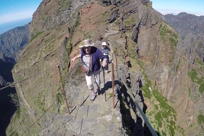 Pico Arieiro To Pico Ruivo / Highest Peak Challenge - Starting at Pico do Arieiro: The Third Highest Summit