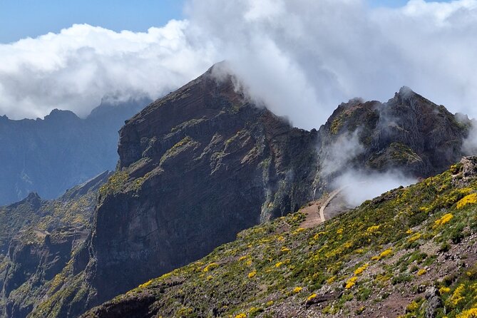 Pico do Areeiro to Pico Ruivo PR1 Private Hike - Weather Conditions and Packing Tips
