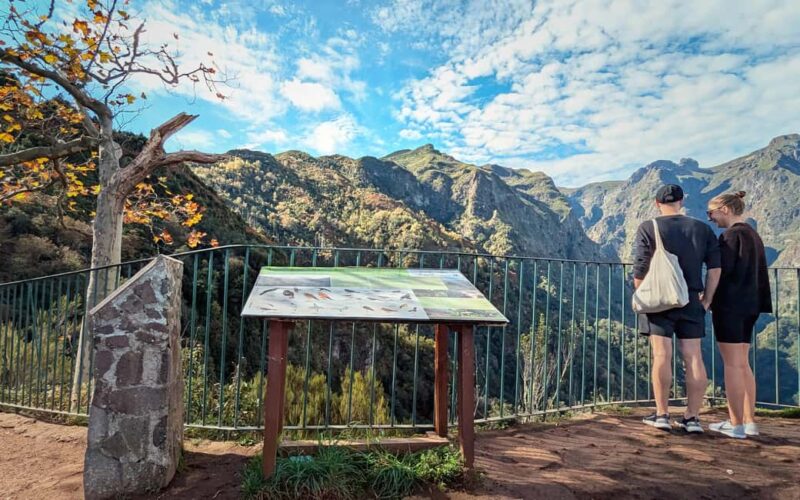 Pico do Arieiro in 4h: Immersive Private Jeep Experience - Reaching Pico do Arieiro’s Cloud-Piercing Summit