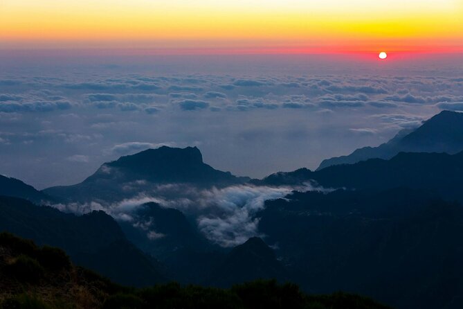 Pico do Arieiro Sunrise Tour with Local Breakfast from Funchal - Physical Requirements and Accessibility Considerations