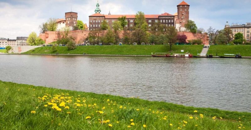 Picturesque Cruise on the Vistula in the Heart of Krakow - Practical Details: Meeting Point and Duration
