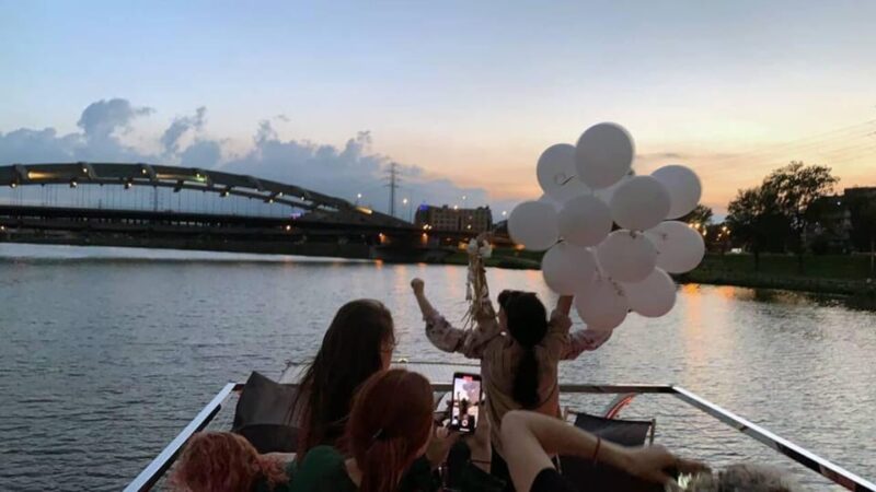 Picturesque Cruise on the Vistula in the Heart of Krakow - Experience Level and Accessibility