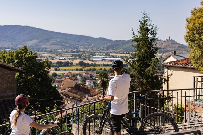 Pienza - Ebike tour for a full immersion in Val d'Orcia. - The Refreshing Water and Snack Treatment