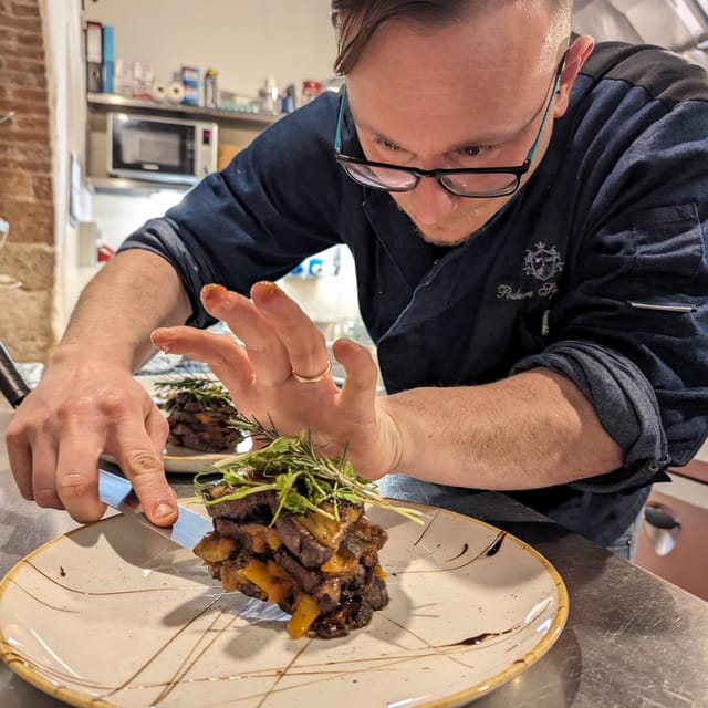 Pienza: Typical Gourmet Lunch at Ancient Tuscan Farmhouse - Beverages and Additional Drinks