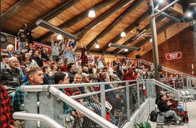 Pigeon Forge: Paula Deen's Lumberjack Christmas Supper Show - The All-You-Can-Eat Holiday Feast