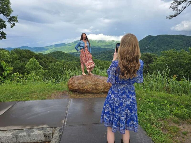 Pigeon Forge: Smoky Bear Discovery Tour - Discover Hidden Gems and Scenic Overlooks in the Smoky Mountains