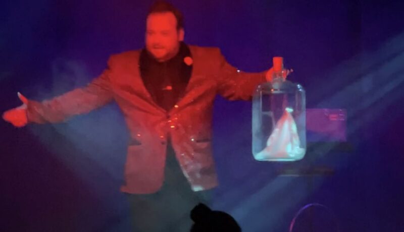 Pigeon Forge: Steven Best's Unbelievable Magic Show - Steven Bests Vegas-Style Magic in Pigeon Forge