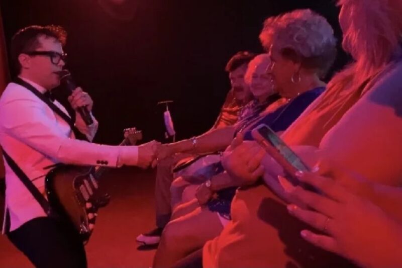 Pigion Forge: Elvis and Johnny Cash Tribute Show Ticket - Pacing and Audience Engagement in the Show