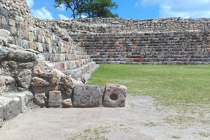 Pilgrimage with Researcher to Cañada de la Virgen, Hill of the Ancestors - The Guide: Knowledgeable, Approachable, and Passionate