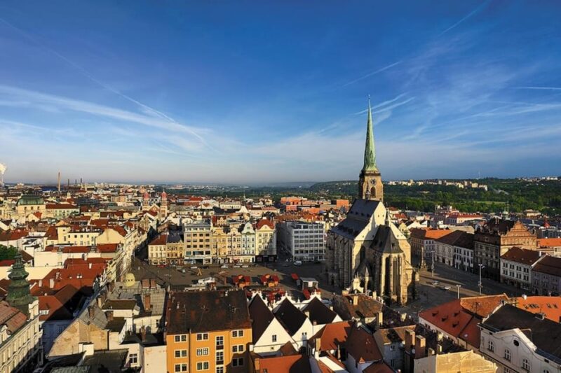 Pilsen: Old Town Guided Walking Tour - Logistics: Meeting Point, Accessibility, and Flexibility