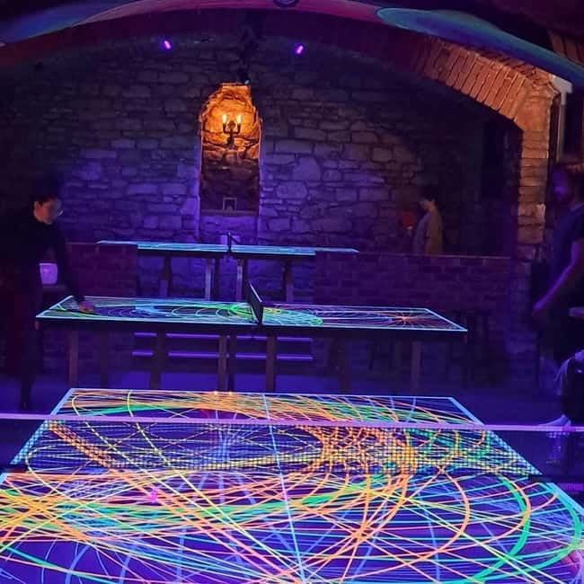 Ping pong or shuffleboard for up to 6 players - Experience 60 Minutes of Fun at Crew Bar Prague with Up to 6 Players