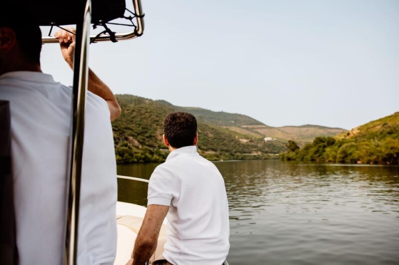Pinhão: 1 Hour SUNSET Cruise with Sparkling Wine - Music and Atmosphere Onboard