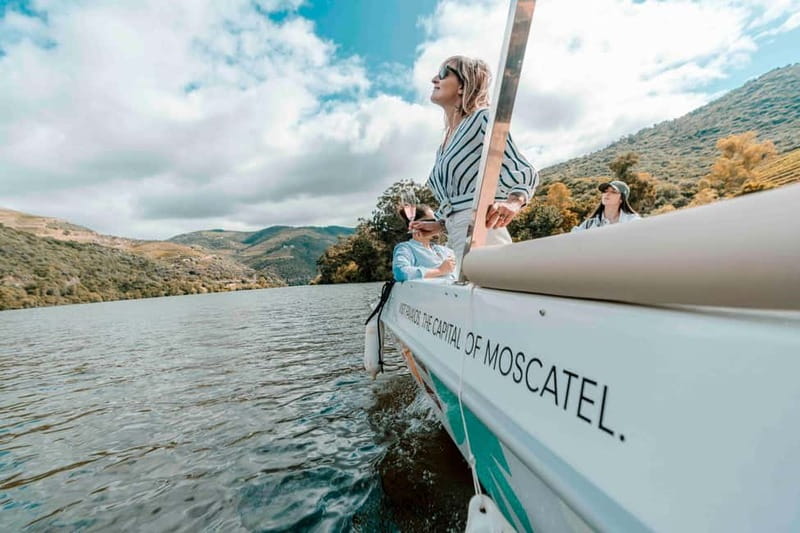 Pinhão: Douro River Solar Boat Tour with Wine Tasting - Scenic Highlights Along the Douro River Route