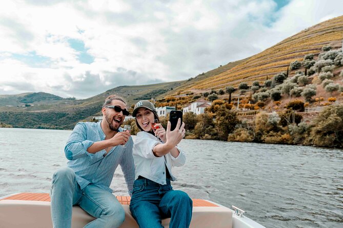Pinhão: Electric Boat Experience 1h - Taste of Two Wines - Pinhão: The Gateway to Portugal’s Famous Wine Region