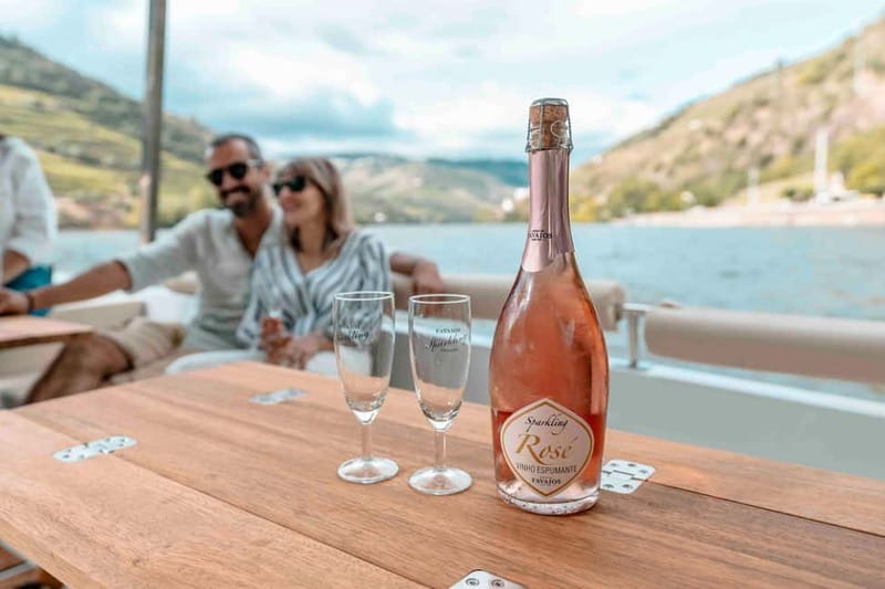 Pinhão: Private Electric Boat Tour 2h| Wine Tasting Included - Onboard Amenities and Comfort Features