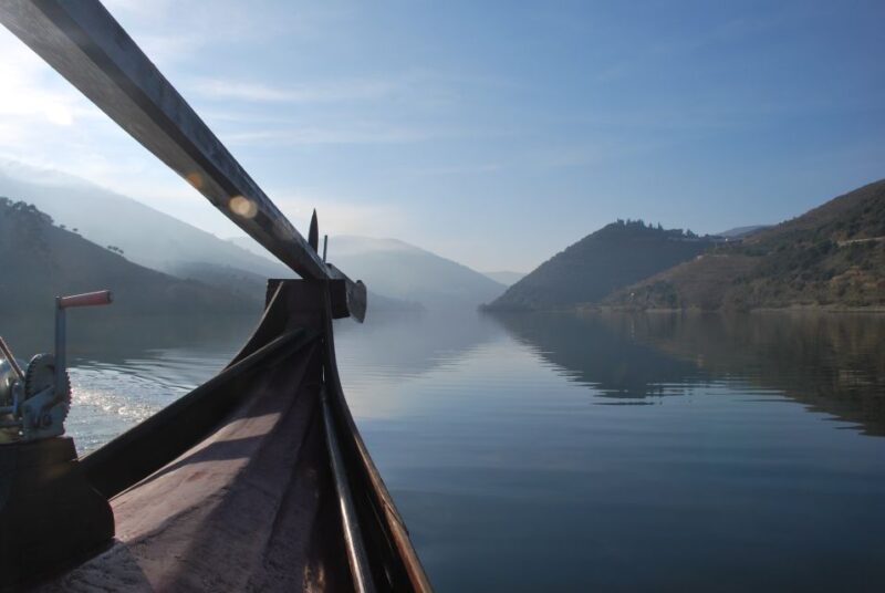 Pinhão: Private Rabelo Boat Tour along the River Douro - Starting Point at Magnifico Douro Pier in Pinhão