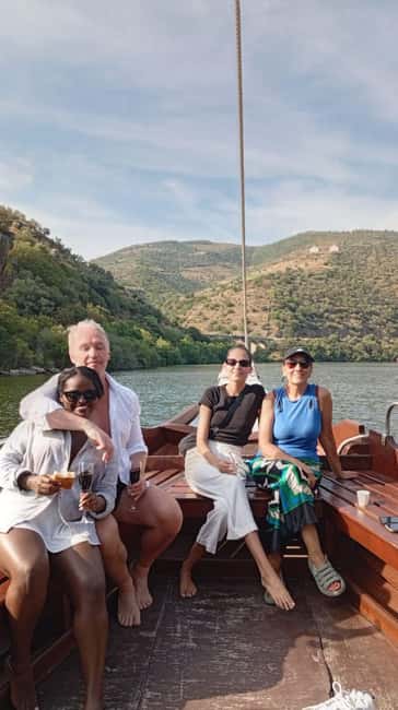 Pinhão: River Cruise with Sparkling Wine and Stop for Swim - Setting Sail on the Douro: Eco-Friendly Electric Boat Experience