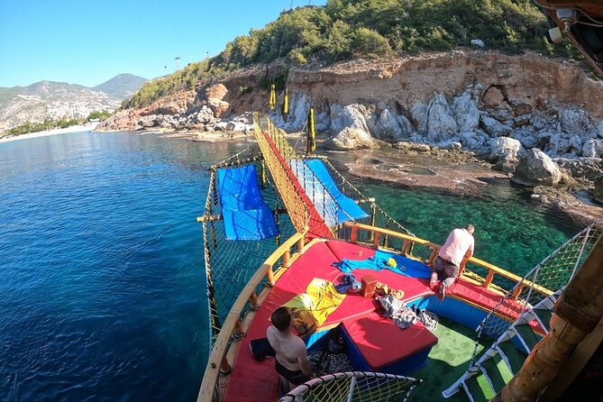 Pirate Boat Tour in Alanya: A Relaxing Day Out with Lunch - Cleopatra Beach and Swimming Stops: Relaxing in the Turkish Sun