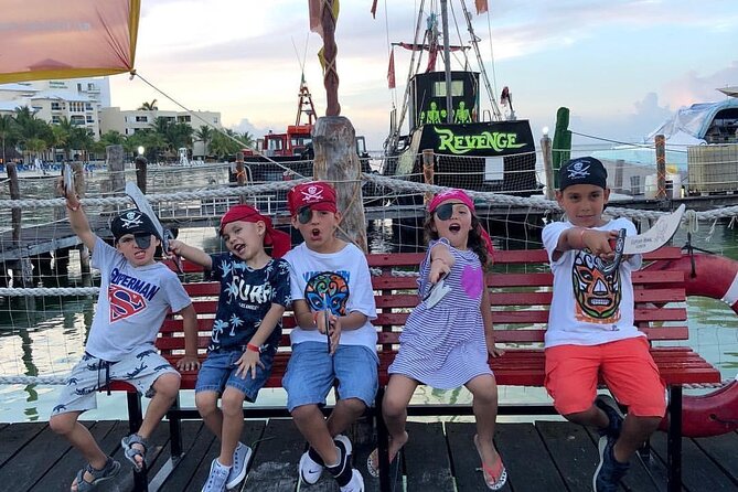 Pirate Galleon in Cancún 2X1 - Pirate Show & Dinner with Open Bar - Logistics: Meeting Point and Group Size