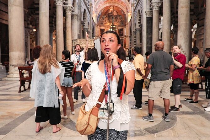 Pisa Guided Walking Tour in Miracoli Square - Guide Expertise and Multilingual Service