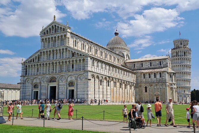 Pisa's Leaning Tower Climbing, Cathedral, Cemetery and Baptistery guided visit - Echoes and Acoustics at the Baptistery
