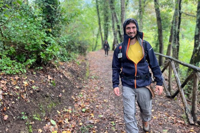 Pitigliano in the footstep of the Etruscan: Hike and wine tasting - Sampling Local Wines in a Historic Cellar