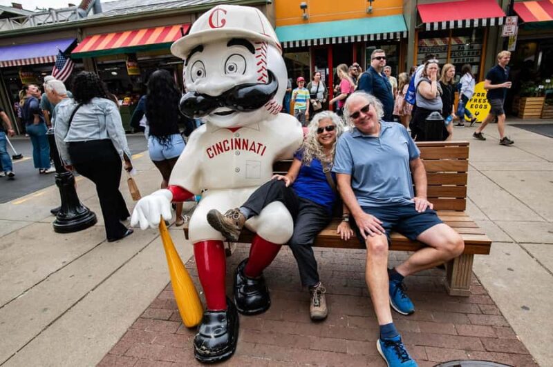 Pittsburgh: Downtown Food Tour with 6 Gems Food Tastings - Tasting Pittsburgh’s Famous Sandwich and Pierogies