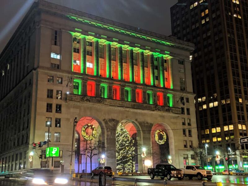 Pittsburgh: Downtown Holiday Lights Walking Tour - Discover the Festive Highlights of Downtown Pittsburgh