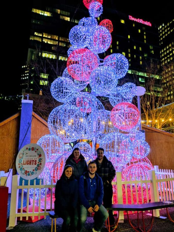 Pittsburgh: Downtown Holiday Lights Walking Tour - Accessibility and Practical Tips for Participants