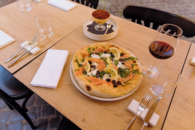Pizza and Tiramisu Cooking Class in Rome, Piazza Navona - Expert Guidance and Engaging Instructors