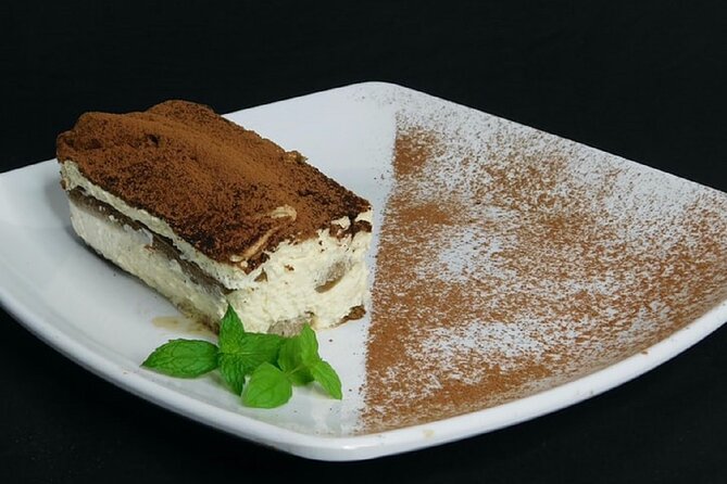 Pizza Dinner and Italian Opera Arias Concert in Florence - Inside Santa Monaca Church: A Historic Opera Venue