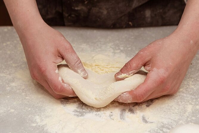 Pizza Making Private Class with Wine Tasting - Learn to Make Authentic Italian Pizza in Florence with Wine Tasting