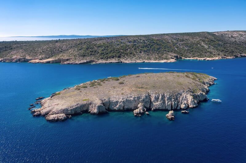 Plavnik Island: A shared half day boat tour - Who Will Enjoy the Plavnik Island Boat Tour?