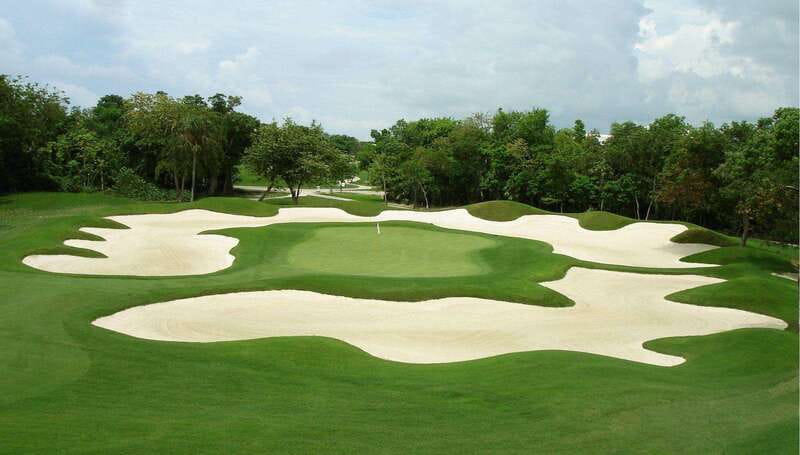 Play Hard Rock Golf Course W/Clubs - Play Hard Rock Golf Course: Location and Setting in Quintana Roo