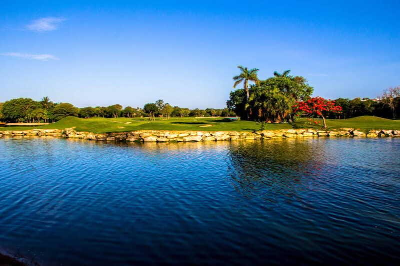 Play Hard Rock Golf Course W/Clubs - How This Tour Compares to Other Golf Experiences