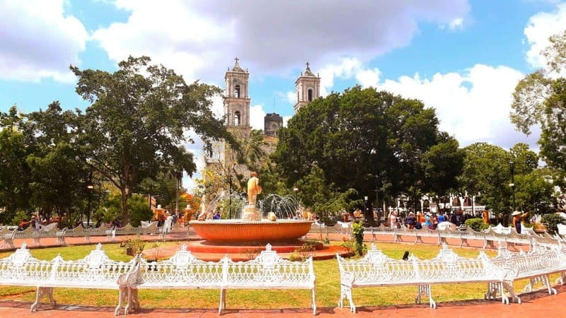 Playa del Carmen: Chichen Itza, Valladolid, Cenote & Buffet - Explore Chichen Itza, the Iconic Mayan Pyramid and Site from Playa del Carmen