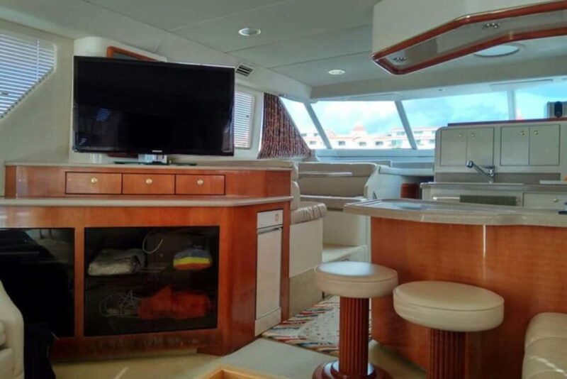 Playa Mujeres: Private Yacht Rental - 4hr SR55H4 #GMBSR55FUN - Additional Costs and Optional Extras