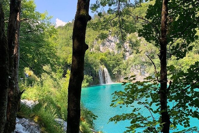 Plitvice Lakes Day Tour from Zadar, Simple and Safe - Logistics: Group Size, Accessibility, and Practical Tips