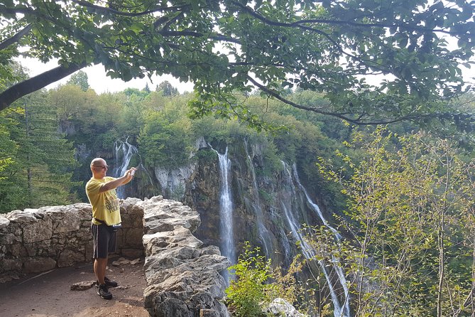 Plitvice Lakes Day Tour  Group Tour - Entrance to Plitvice Lakes and Ticket Collection