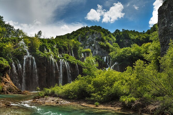 Plitvice Lakes Day Tour with Panoramic Boat Ride Ticket Reserved - The Quality of the Guided Experience and Support