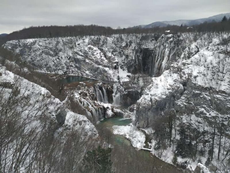 Plitvice Lakes: Guided Walking Tour with Boat Ride - Discover the Beauty of Plitvice Lakes with a Guided Tour and Boat Ride