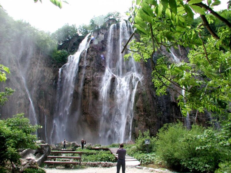 Plitvice Lakes National Park: Day Trip from Omi - Accessibility and Physical Requirements