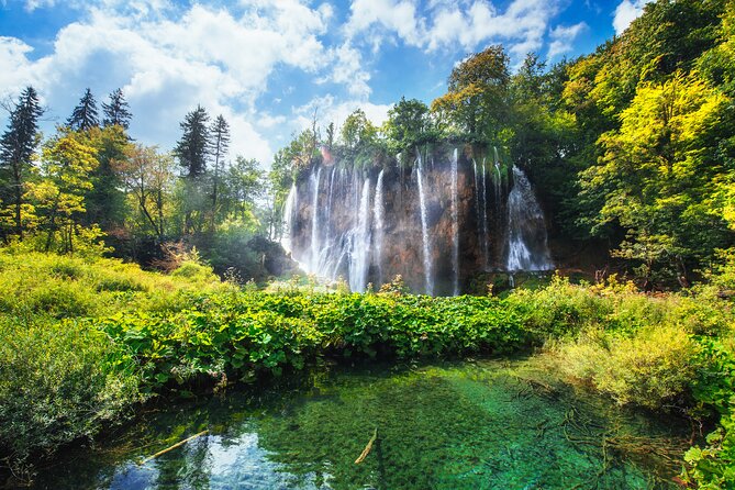 Plitvice Lakes & Rastoke small-group, w/ ticket (ENG or ESP) - Lunch at Lake Kozjak and a Boat Ride